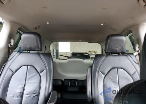 2018 Chrysler Pacifica Touring L из США, поврежденный, VIN 2C4RC1BG0JR142807